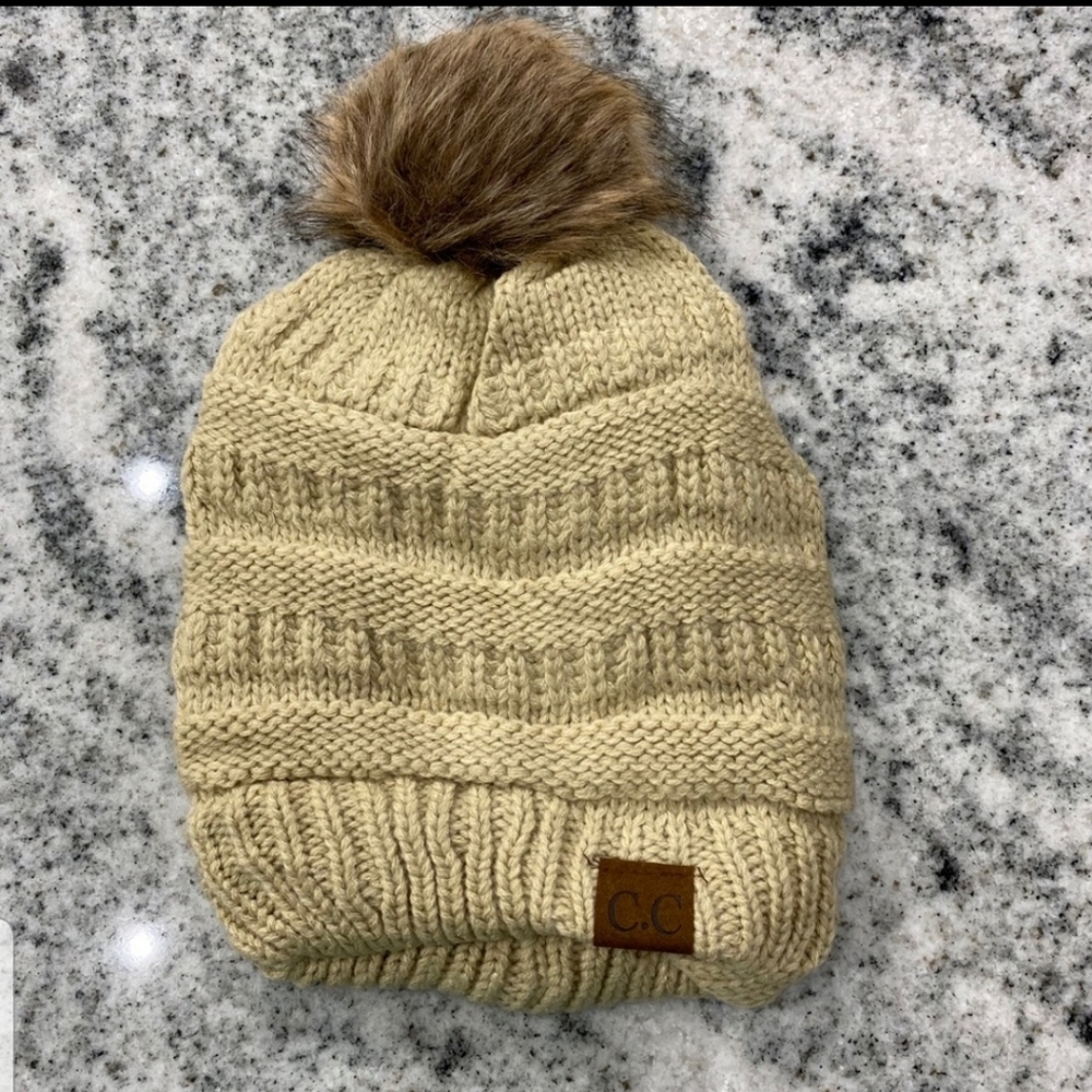 Beign Pom Beanie